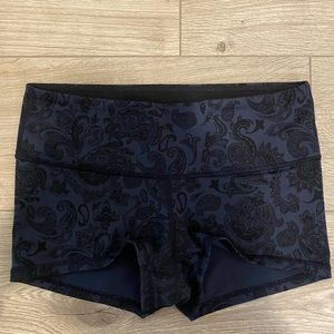 Lulu Lemon navy blue pattern shorts